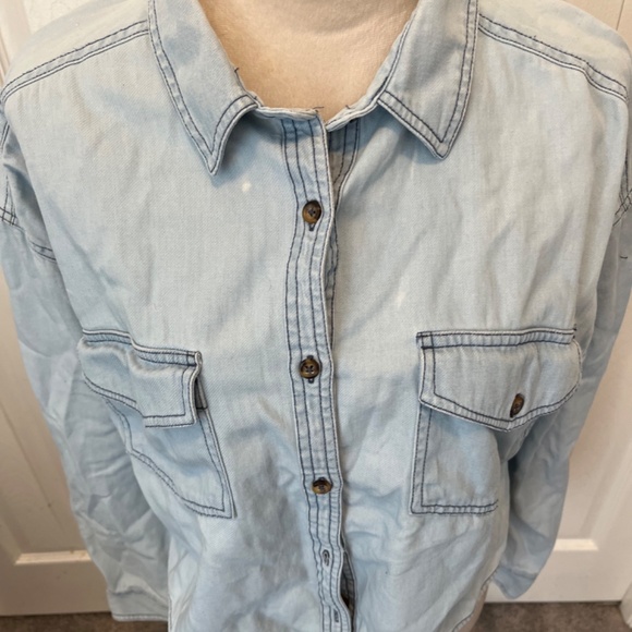 Harlow size M chambray top - Picture 3 of 10